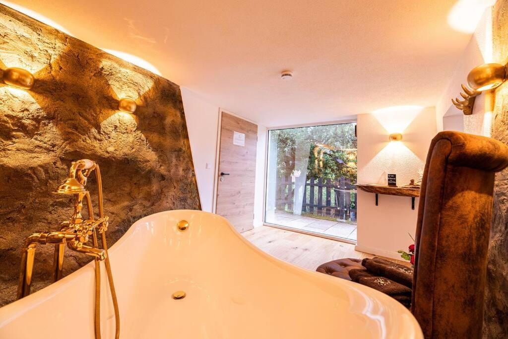Chalet Vitaspa - Whirlpool & Sauna Privatspa Пегниц Екстериор снимка