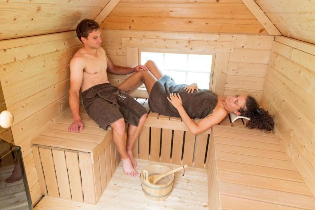 Chalet Vitaspa - Whirlpool & Sauna Privatspa Пегниц Екстериор снимка