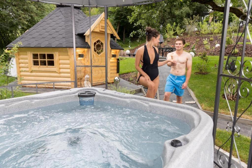 Chalet Vitaspa - Whirlpool & Sauna Privatspa Пегниц Екстериор снимка